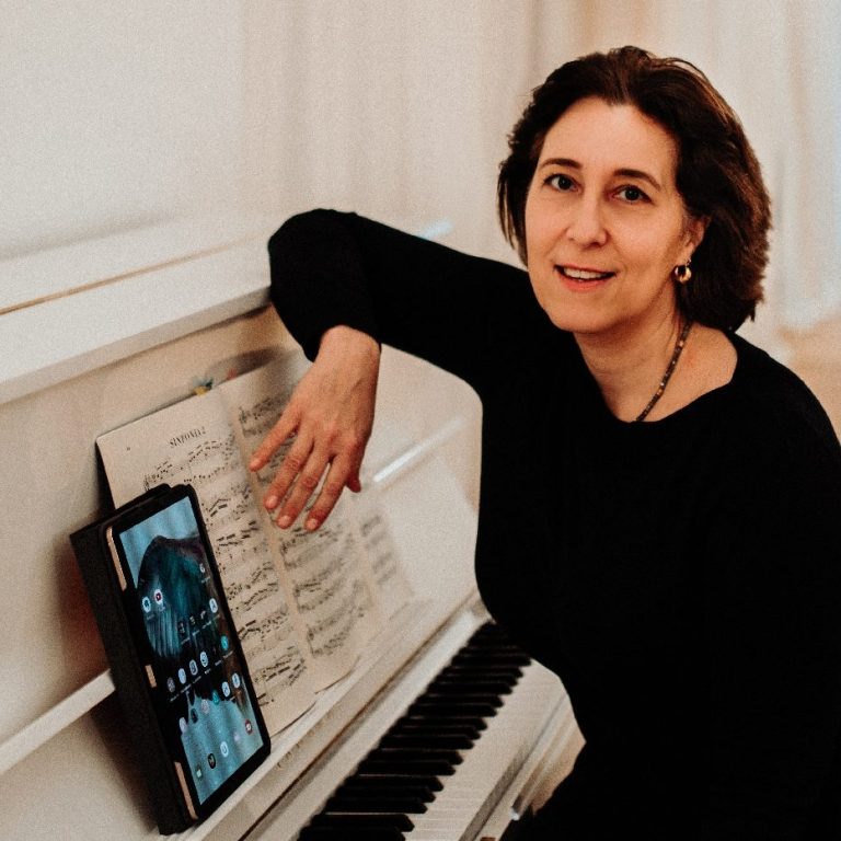 Foto by https://www.photo-zander.com/ Nataša Novosel Klavierunterricht Düsseldorf